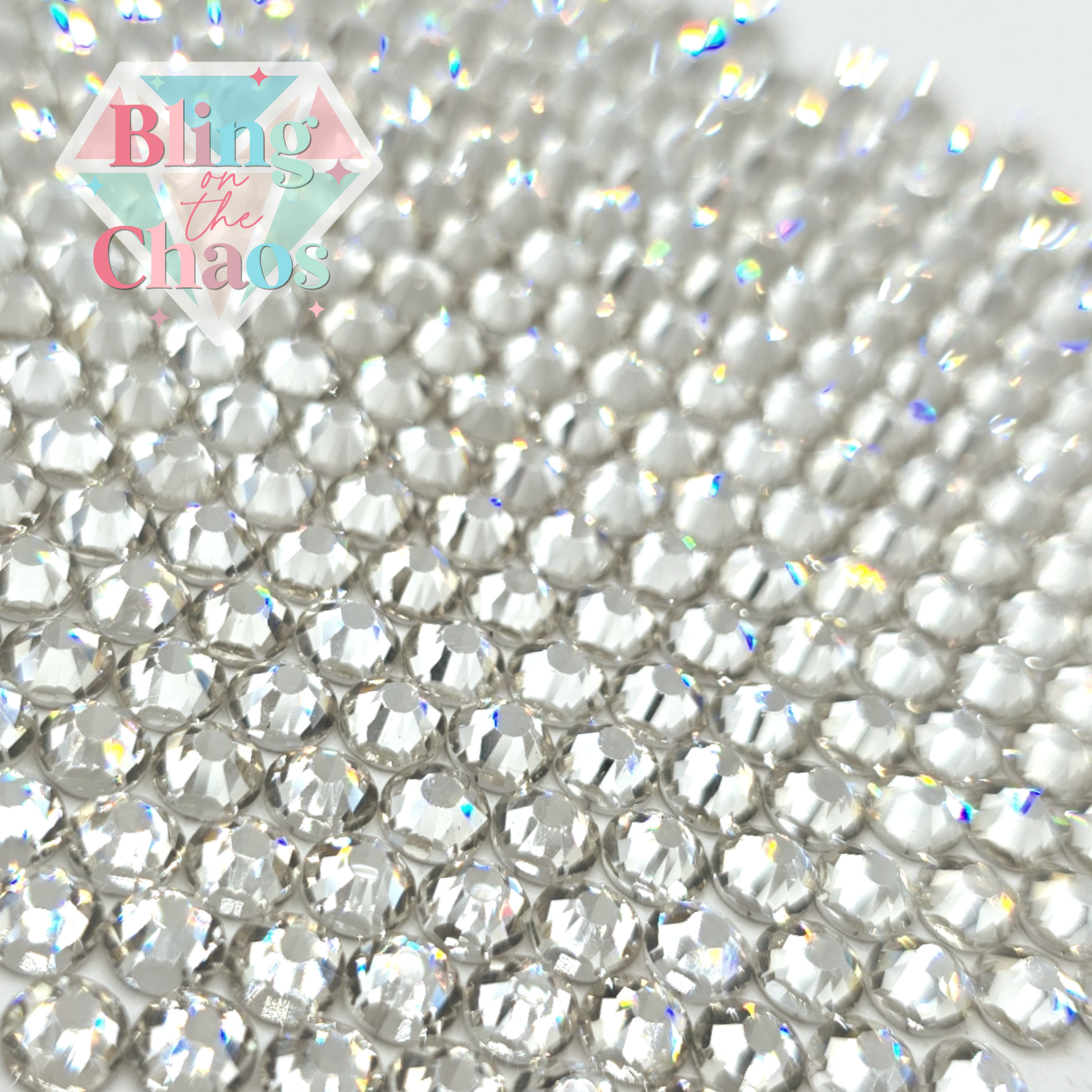 White Glass Pearl And White Austrian Crystal Necklace (Size 18) In - Foto 8